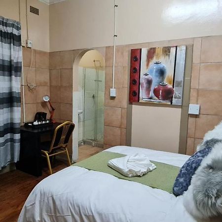 My House Guest House Pretoria-Noord エクステリア 写真