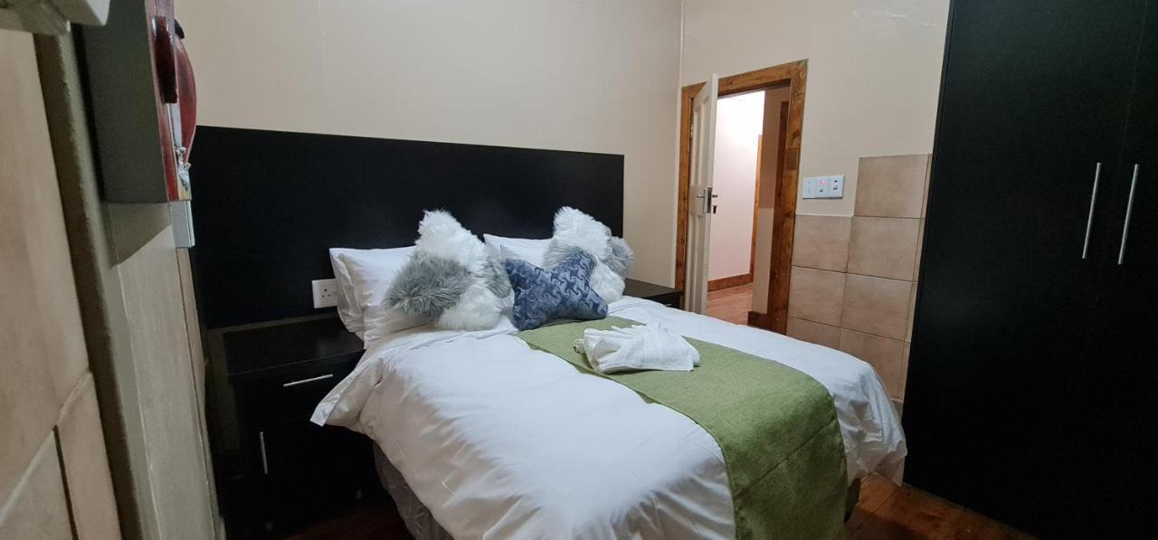 My House Guest House Pretoria-Noord エクステリア 写真