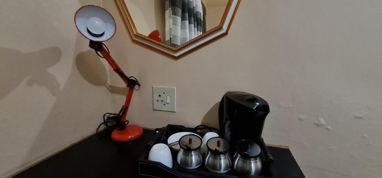 My House Guest House Pretoria-Noord エクステリア 写真