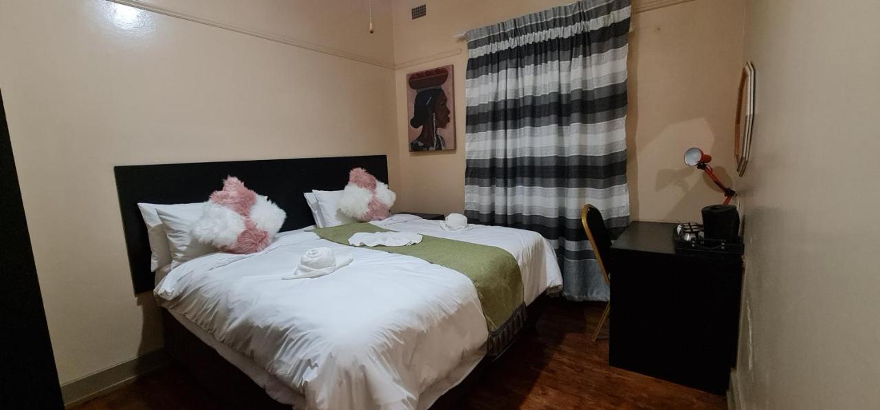 My House Guest House Pretoria-Noord エクステリア 写真