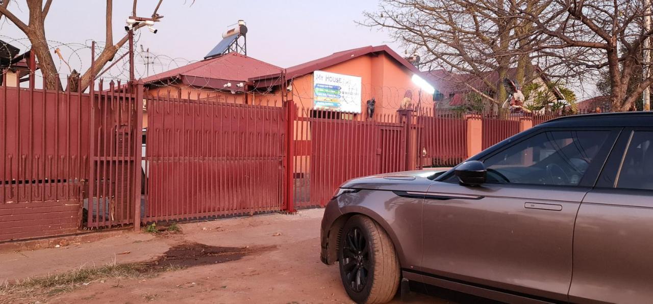 My House Guest House Pretoria-Noord エクステリア 写真