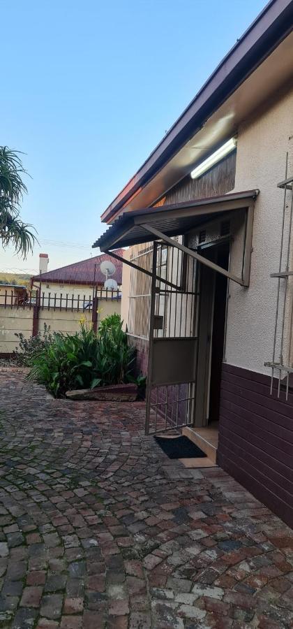 My House Guest House Pretoria-Noord エクステリア 写真